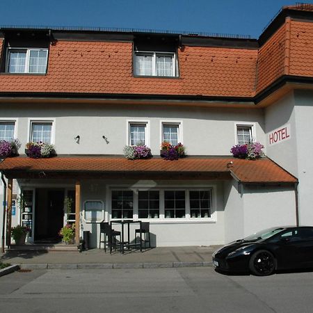 Mayers Waldhorn - Zwischen Reutlingen Und Tuebingen Kusterdingen Buitenkant foto